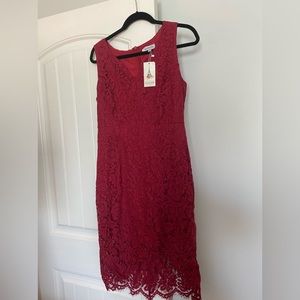 Burgundy Lace Party Dress/Formal Dress: Large. NWT